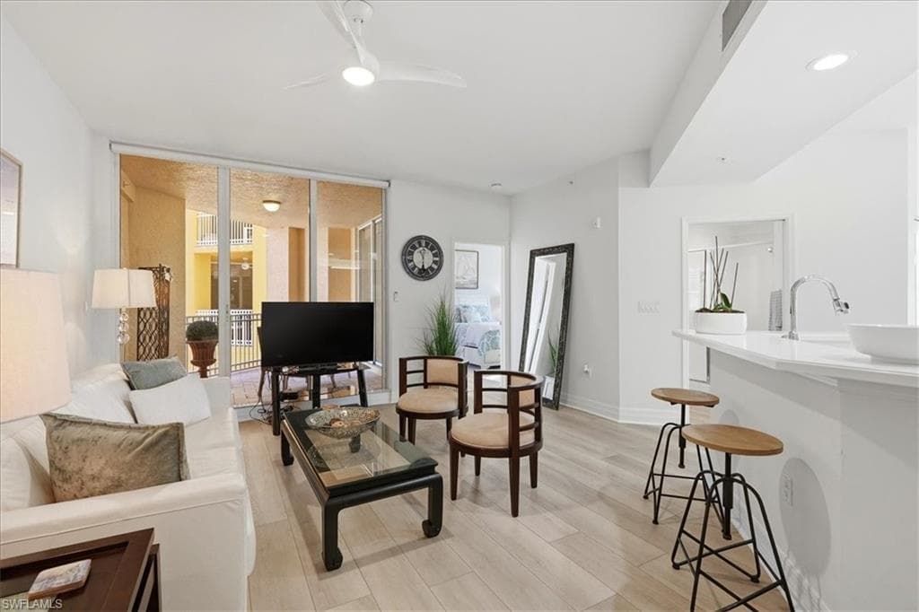 410 Bayfront Pl #2209, Naples, photo 3