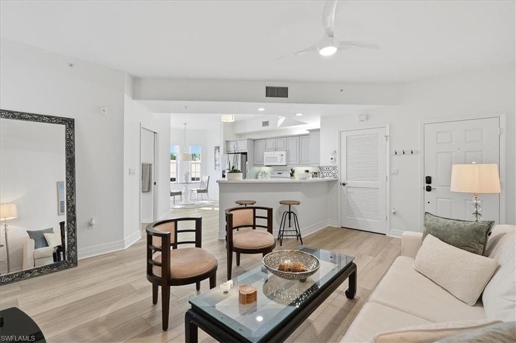 410 Bayfront Pl #2209, Naples