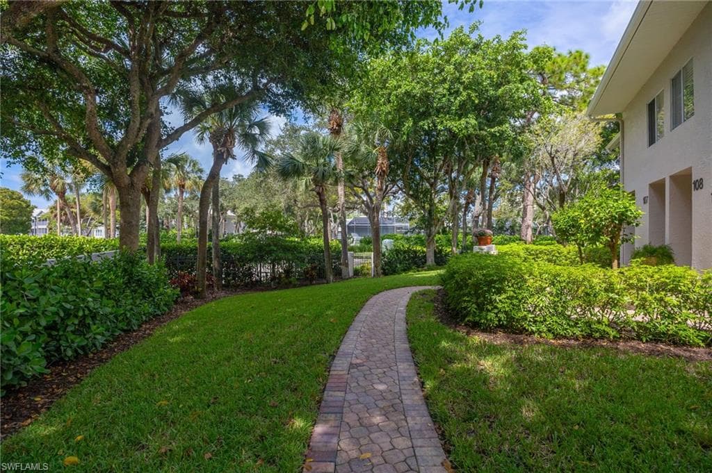 5818 Glencove Dr #103, Naples, photo 2