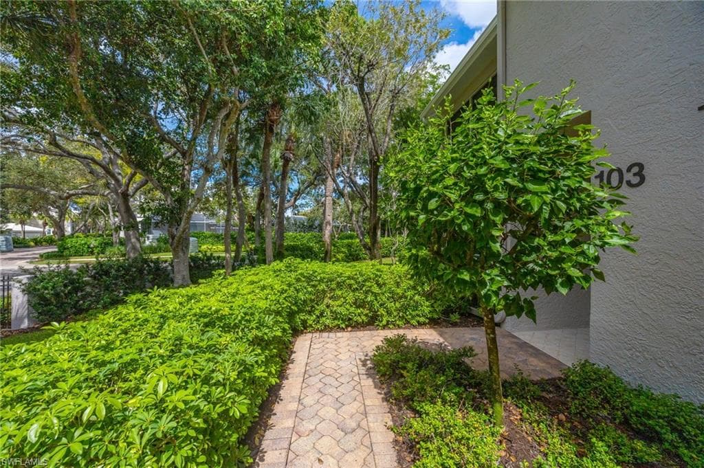5818 Glencove Dr #103, Naples, photo 3