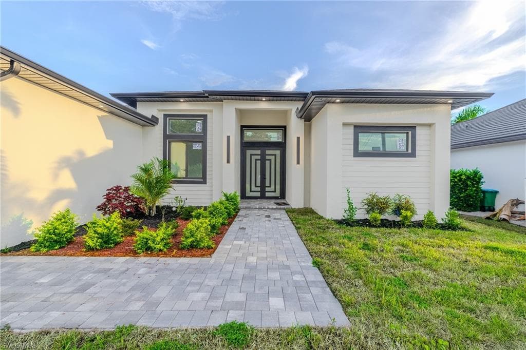 920 5th Ter, Cape Coral, photo 2