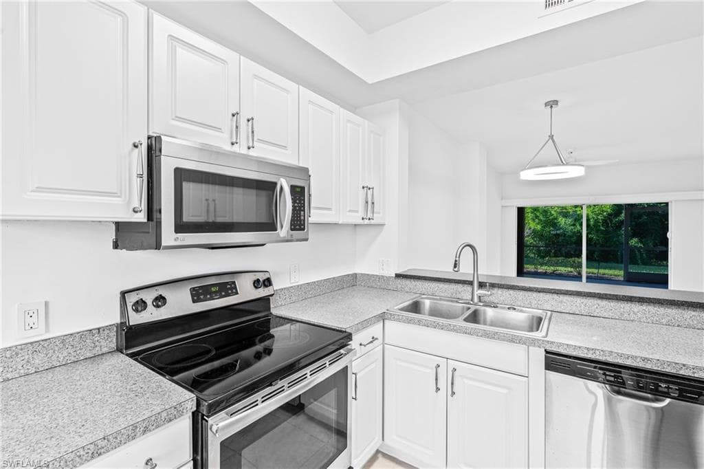 5480 16th Pl #203, Naples