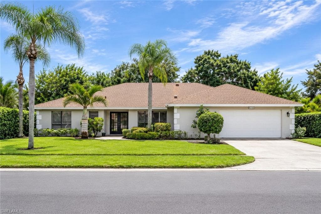 2370 Pine Woods Cir #35, Naples