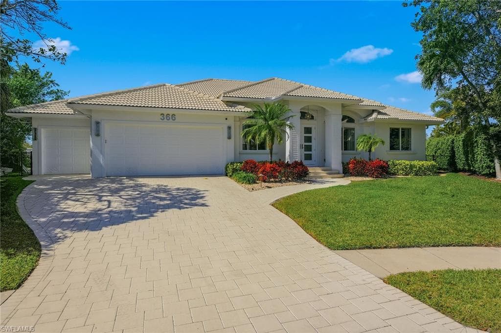 366 Grapewood Ct, Marco Island