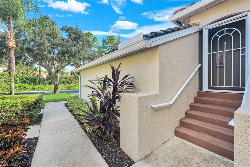 8470 Danbury Blvd #201, Naples, photo 2