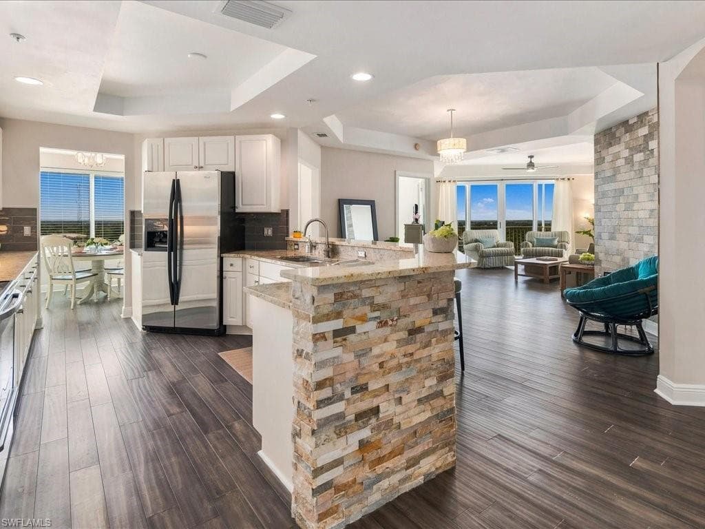 2745 1st St #1105, Fort Myers, photo 3