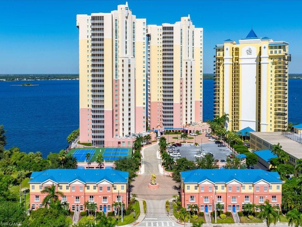 2745 1st St #1105, Fort Myers