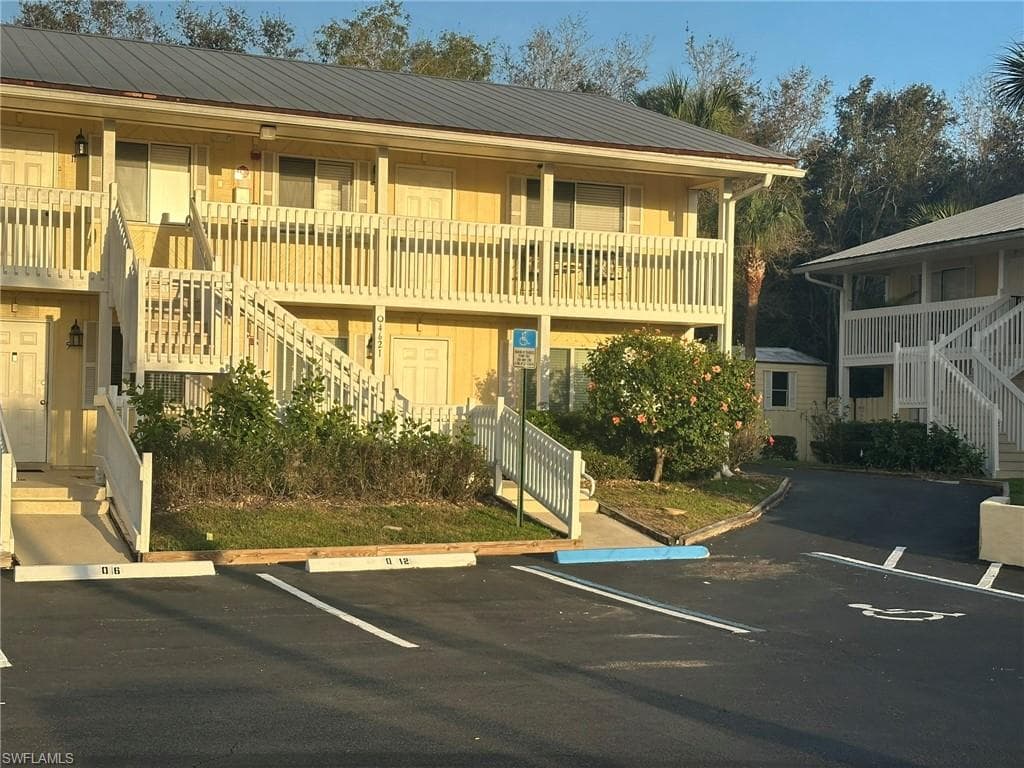 4621 Bayshore Dr #q6, Naples