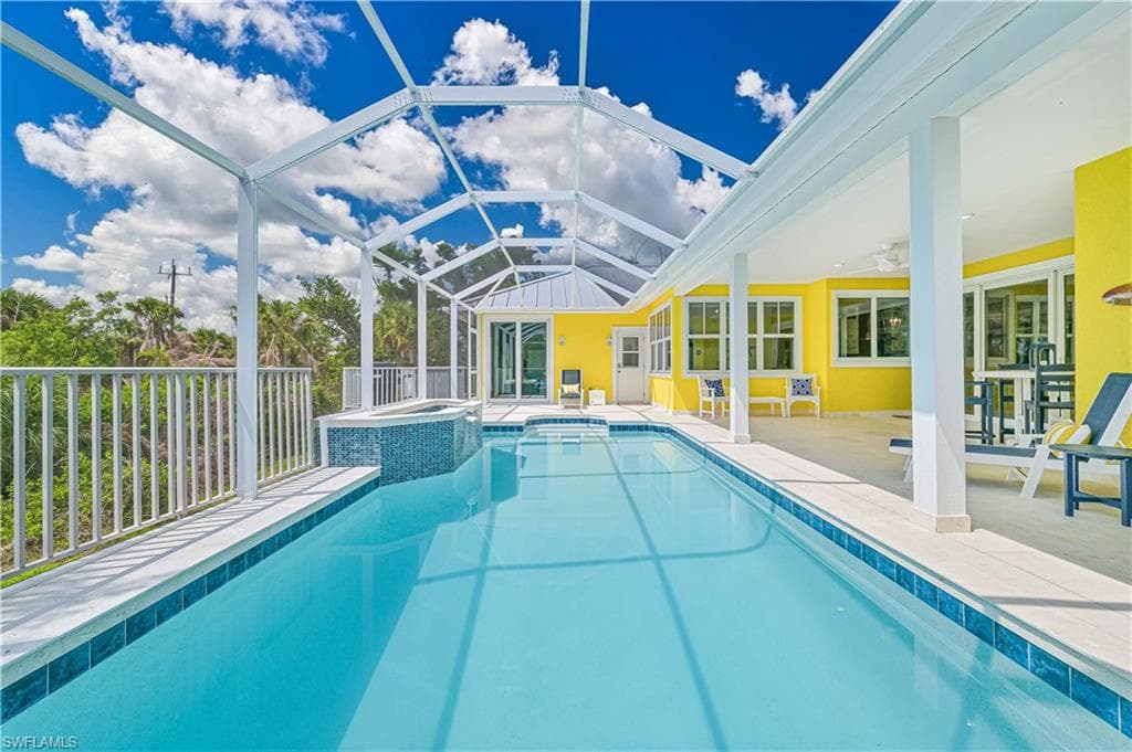 335 Cowry Ct, Sanibel