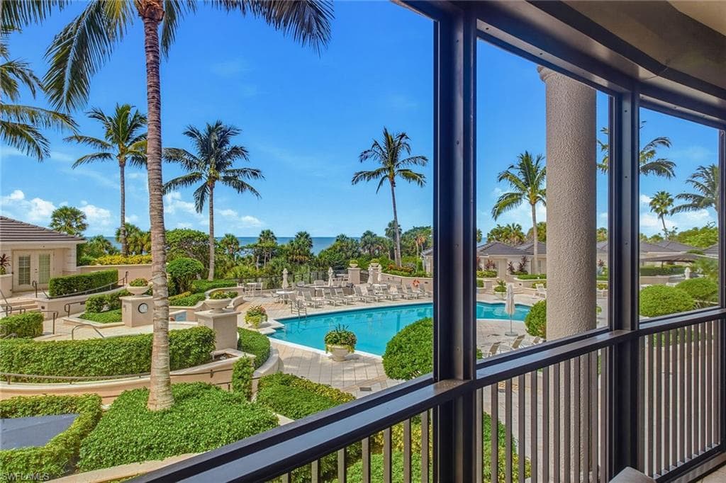 8665 Bay Colony Dr #202, Naples, photo 2