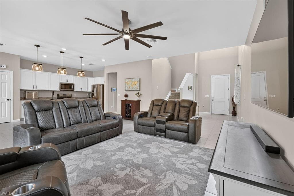 9301 Bramley Ter, Fort Myers, photo 2