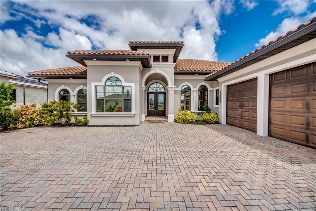 601 40th Ter, Cape Coral