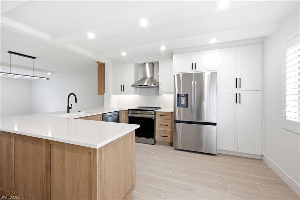 6985 Dennis Cir #204, Naples, photo 2