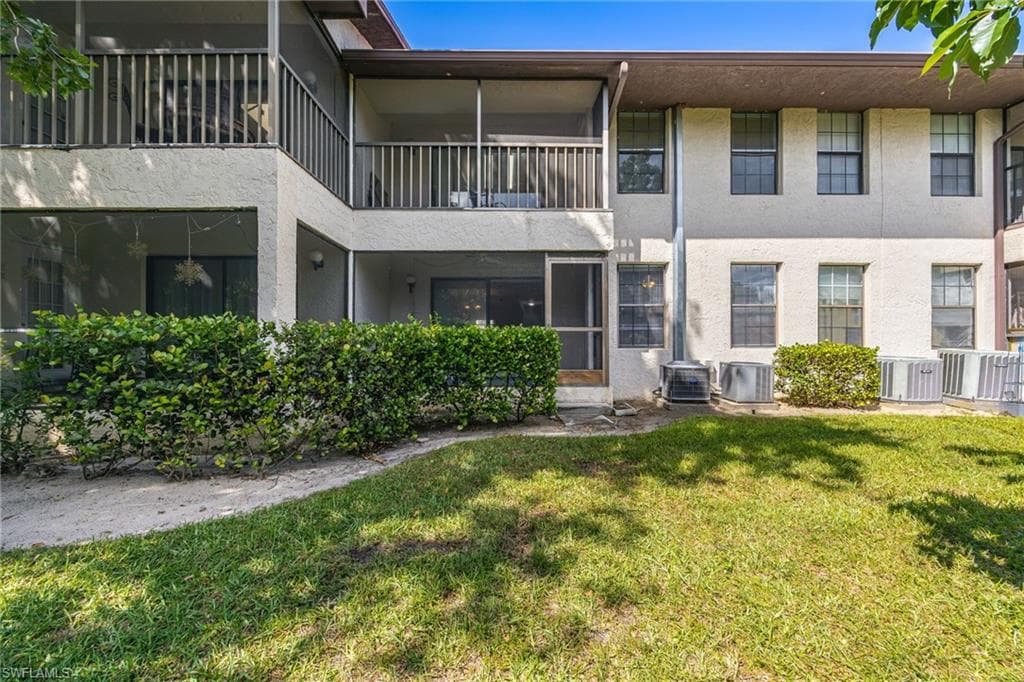 5258 Treetops Dr #j103, Naples