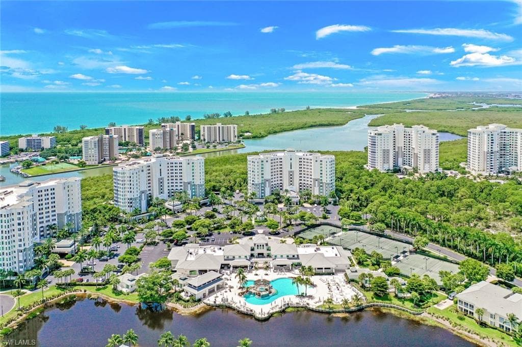 300 Dunes Blvd #ph-5, Naples