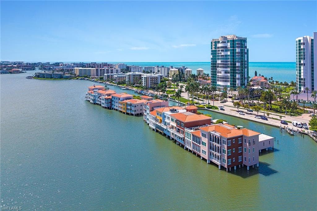 4000 Gulf Shore Blvd #2700, Venetian Villas