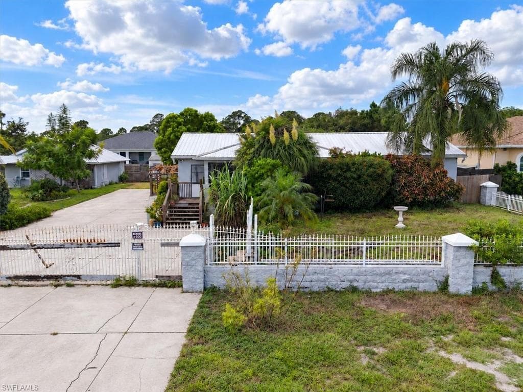 4702 Olive Ave, Lehigh Acres