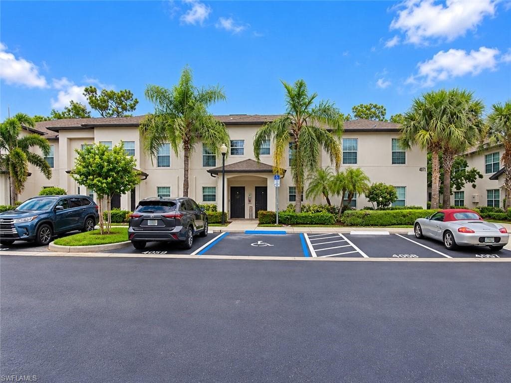 9076 Gervais Cir #408, Naples, photo 2