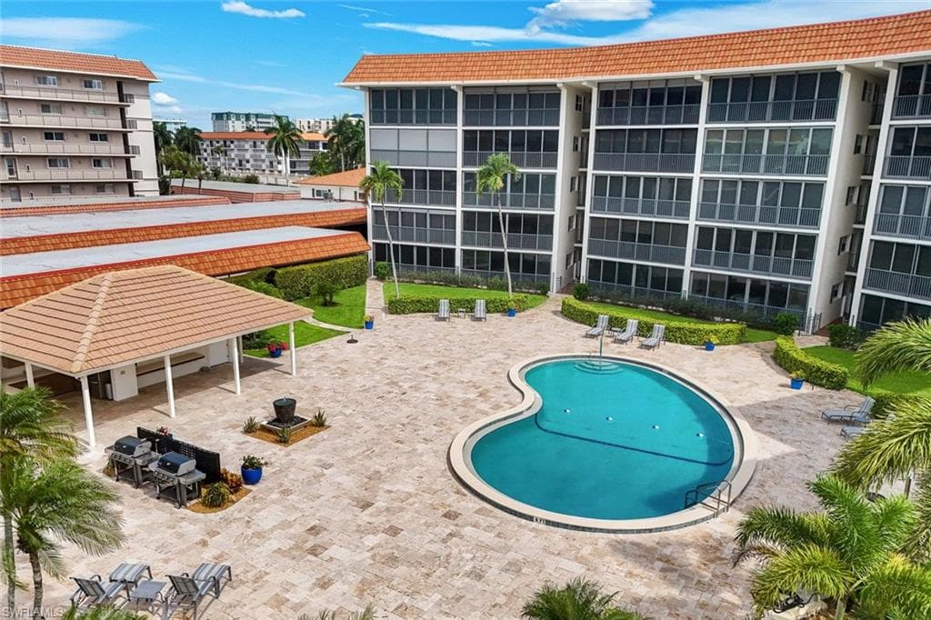222 Harbour Dr #312, Naples, photo 2