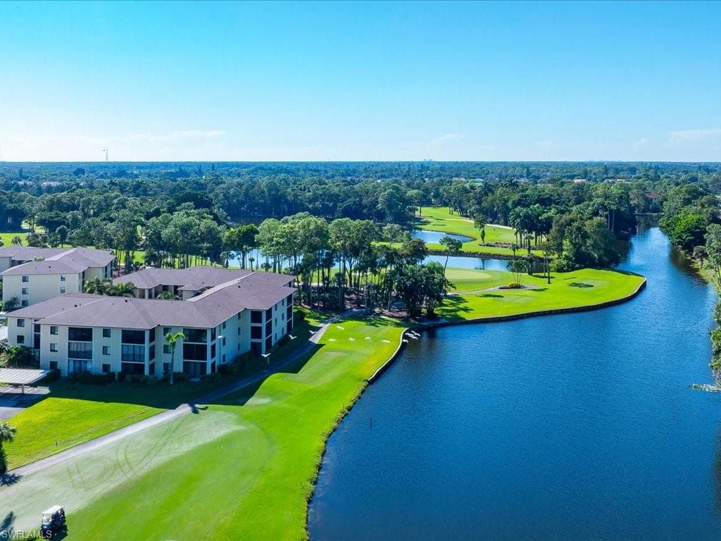 228 Fox Glen Dr #3205, Naples