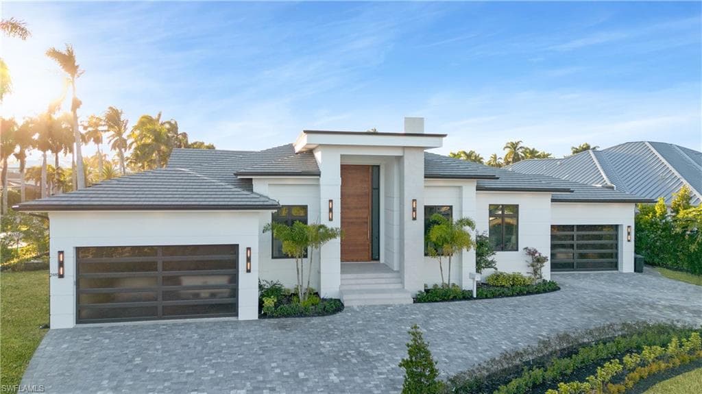 2485 Crayton Rd, Naples