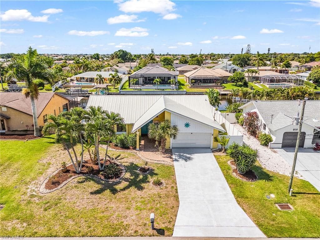 920 33rd St, Cape Coral