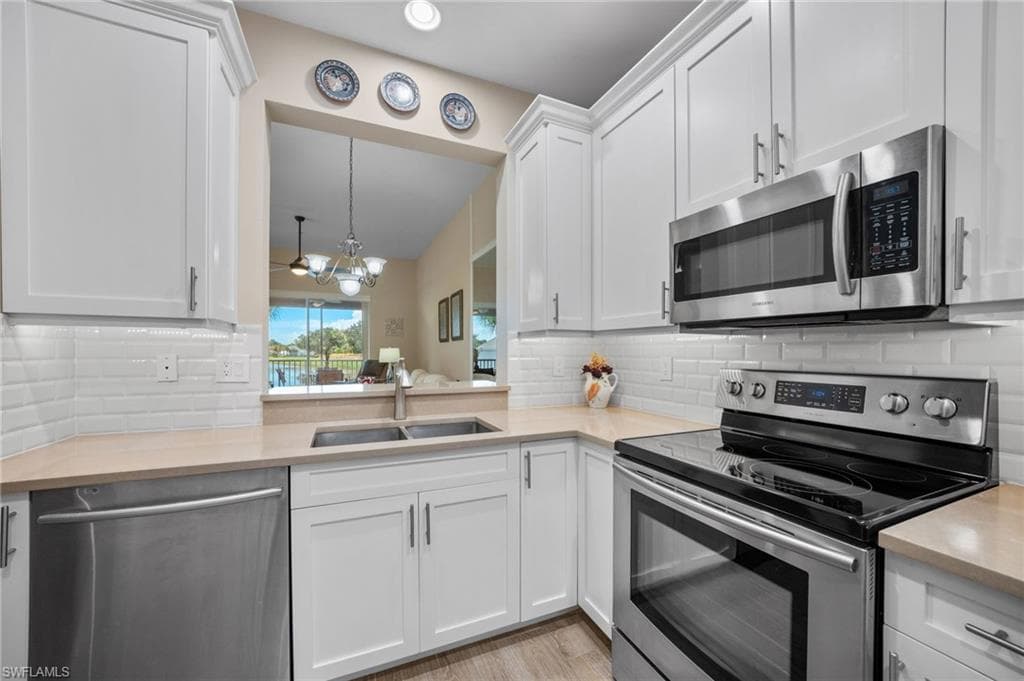 2325 Carrington Ct #203, Naples, photo 2