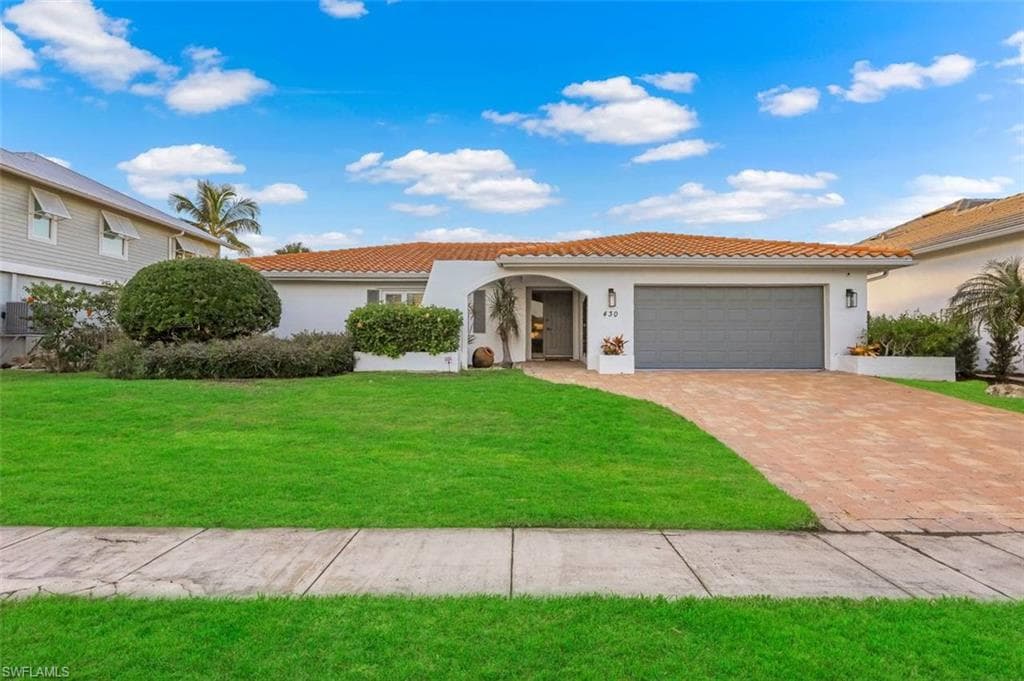 430 Driftwood Ct, Marco Island, photo 2