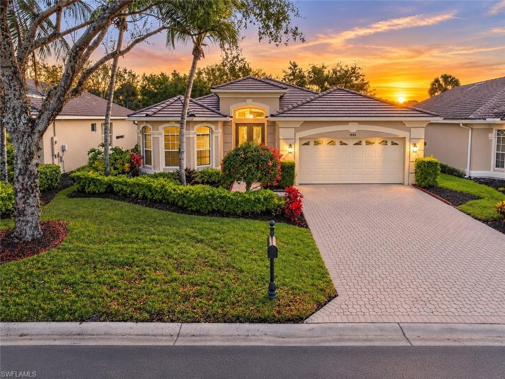 4828 Cerromar Dr, Naples