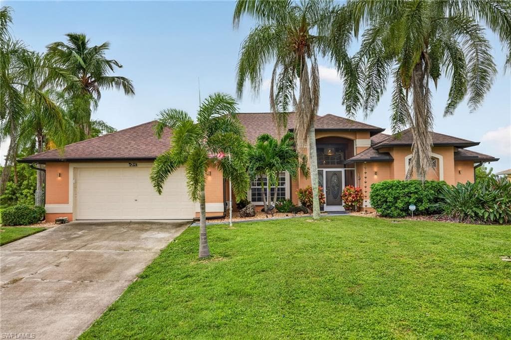 224 12th Ln, Cape Coral, photo 2