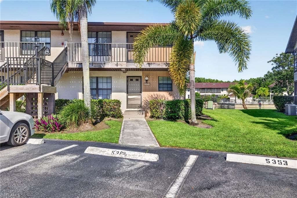 5365 Treetops Dr #s206, Naples