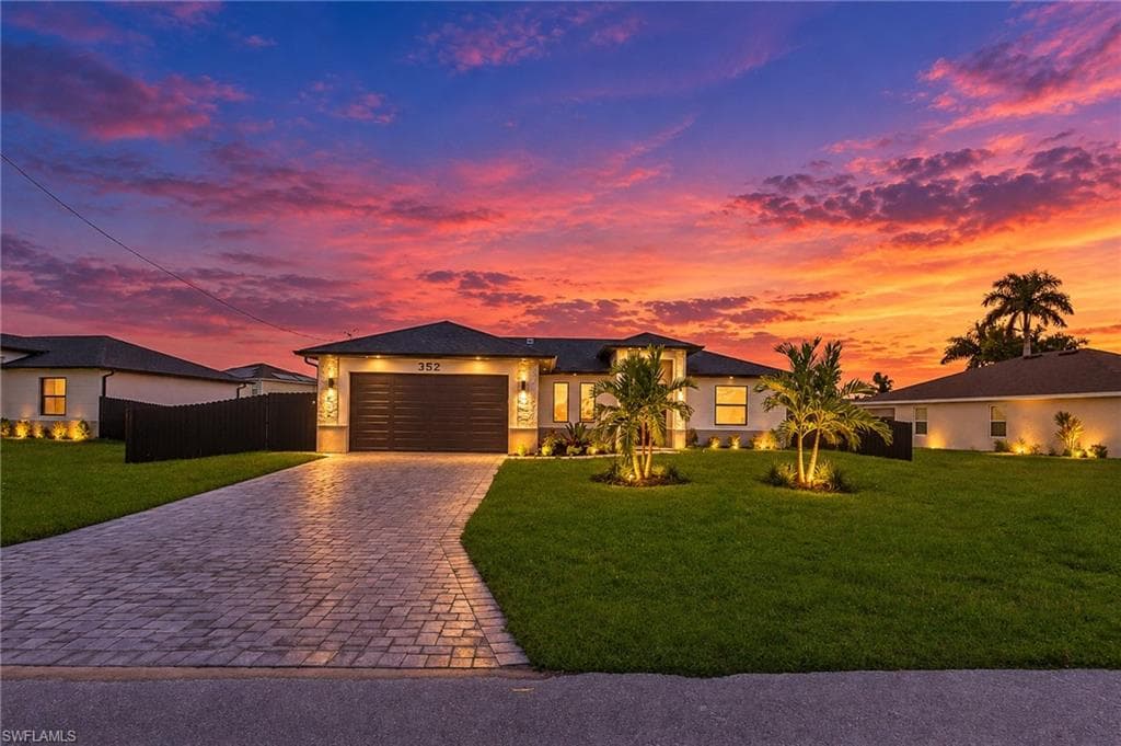 352 24th Pl, Cape Coral, photo 2