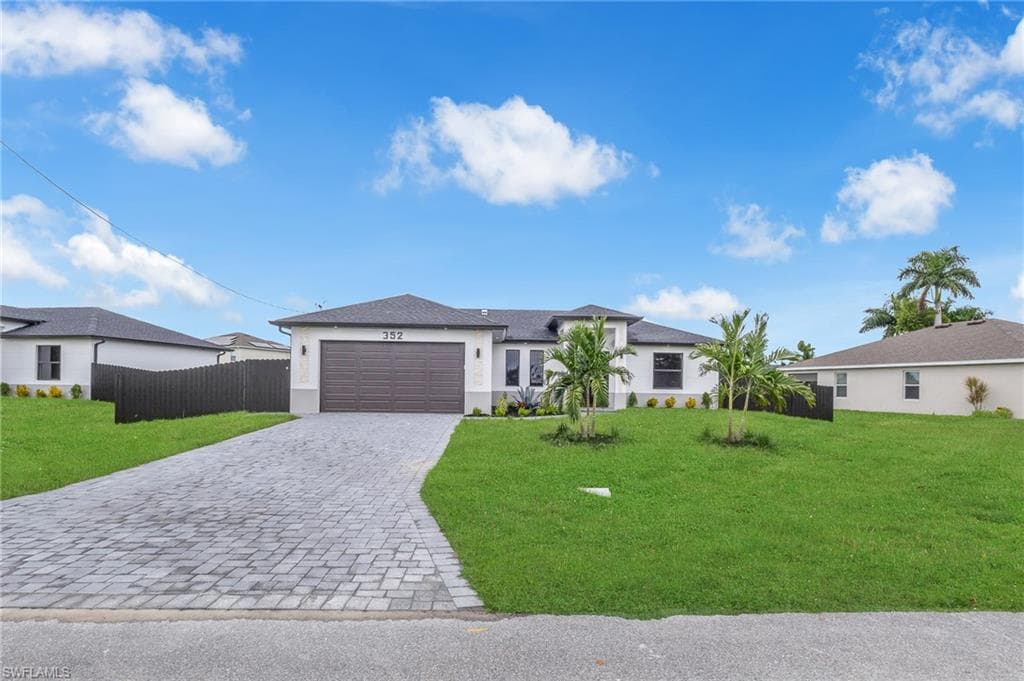 352 24th Pl, Cape Coral, photo 3