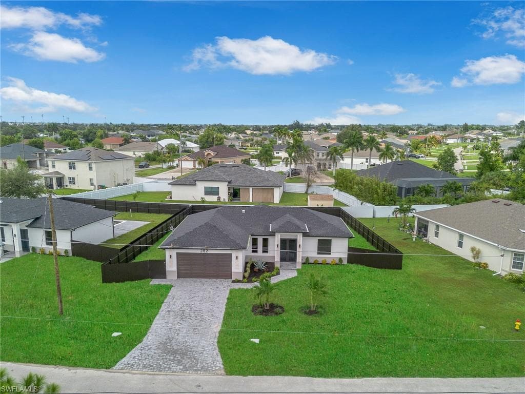 352 24th Pl, Cape Coral
