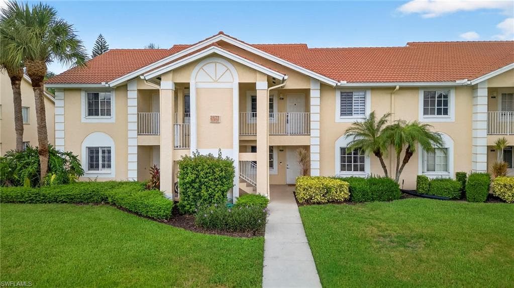 7761 Jewel Ln #202, Naples