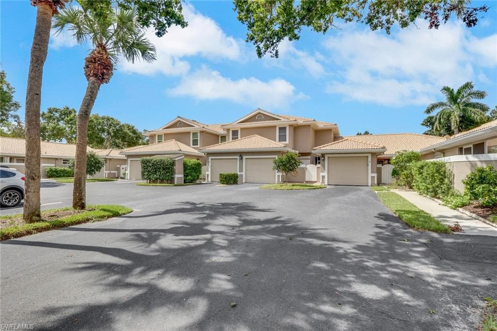 351 Emerald Bay Cir #r7, Naples