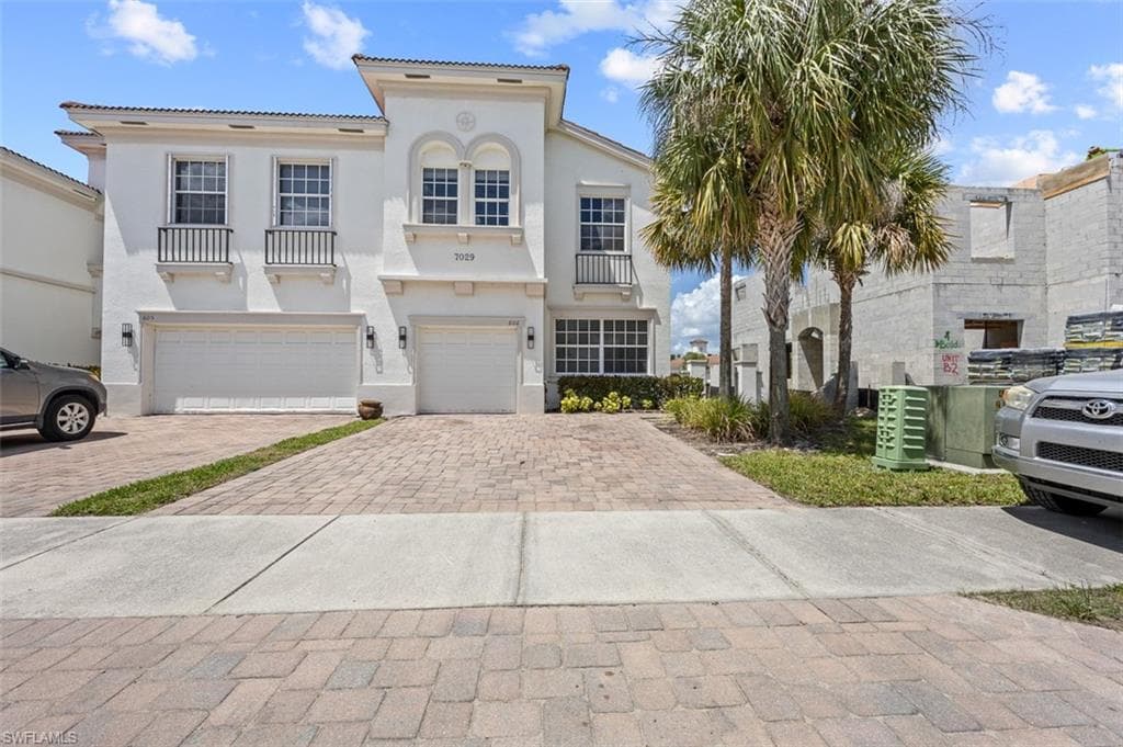 7029 Ambrosia Ln #606, Naples