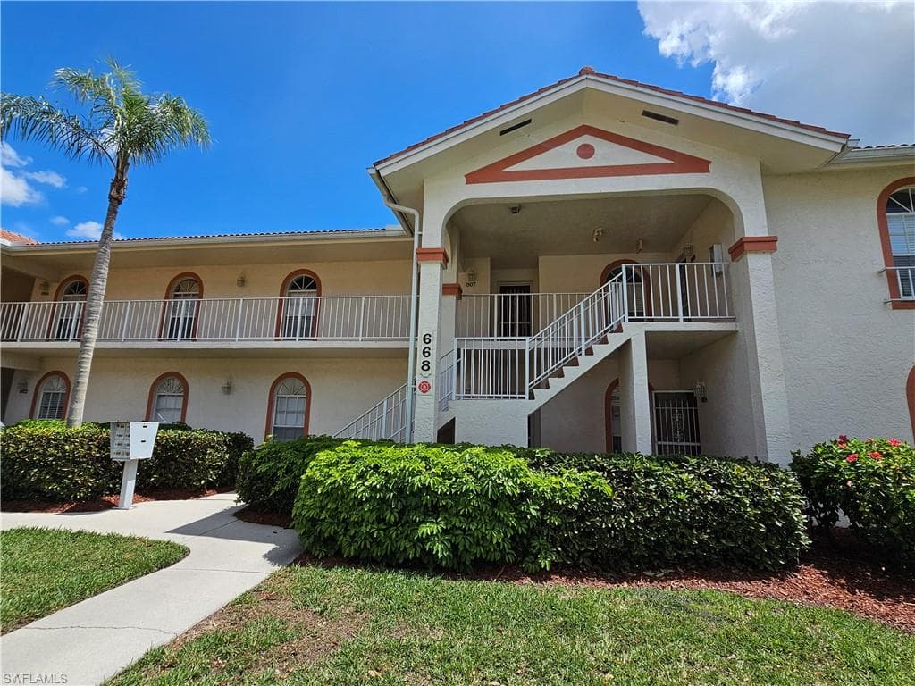 668 Mardel Ct #807, Naples
