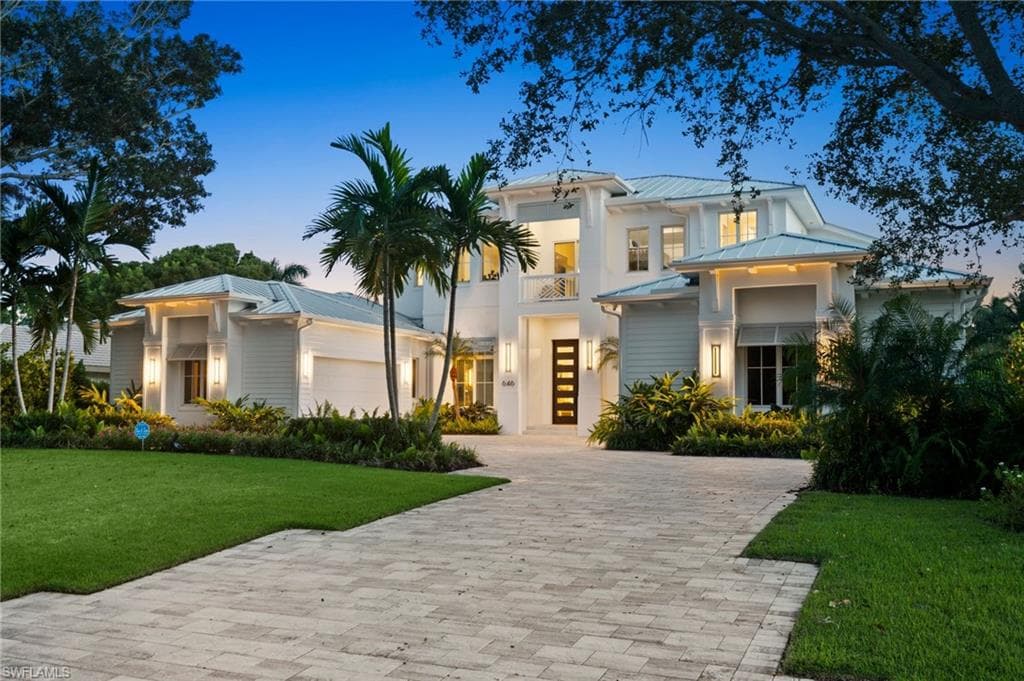 646 Anchor Rode Dr, Naples