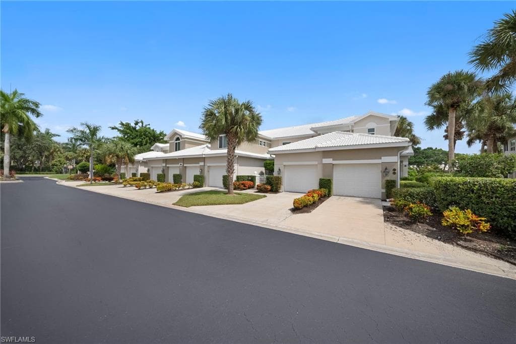 4610 Hawks Nest Dr #104, Naples