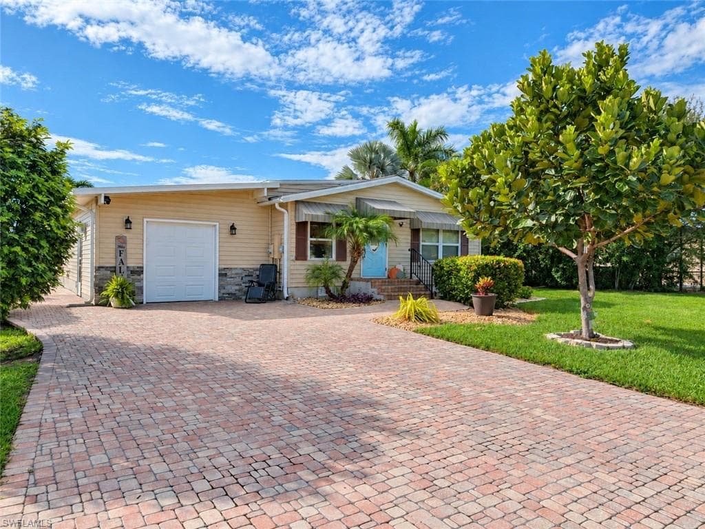 113 Audubon Rd, Naples