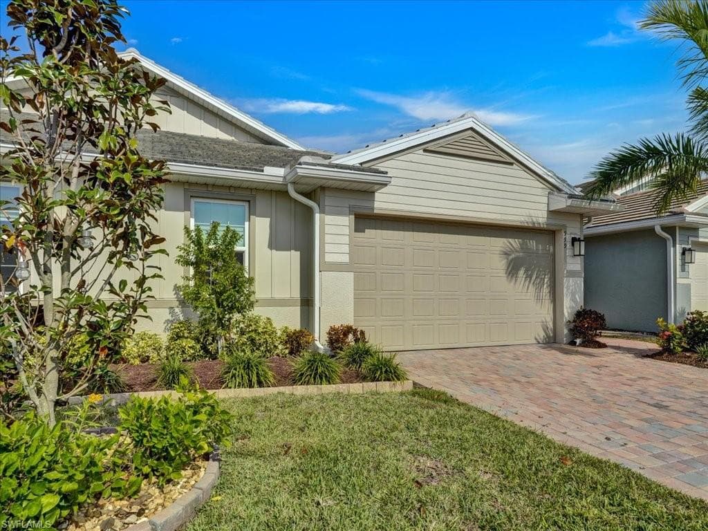 999 Enbrook Loop, Naples