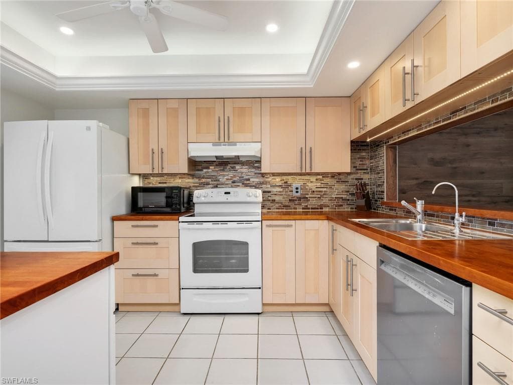 1600 Misty Pines Cir #303, Naples, photo 3