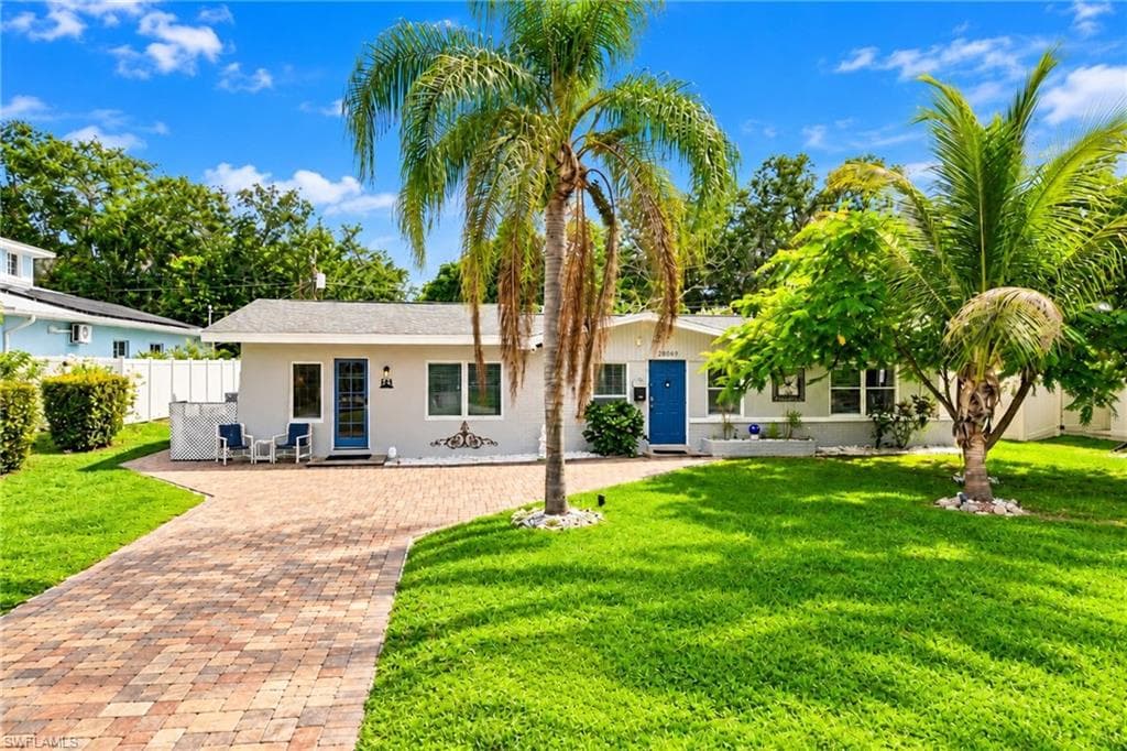 28069 Sunset Dr, Bonita Springs, photo 2