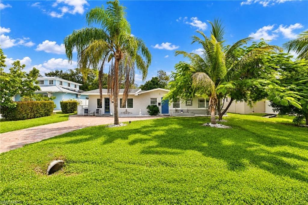28069 Sunset Dr, Bonita Springs, photo 3