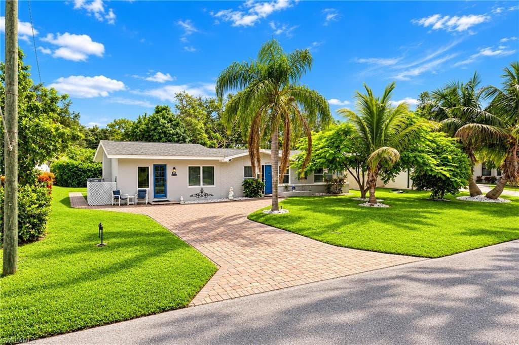 28069 Sunset Dr, Bonita Springs