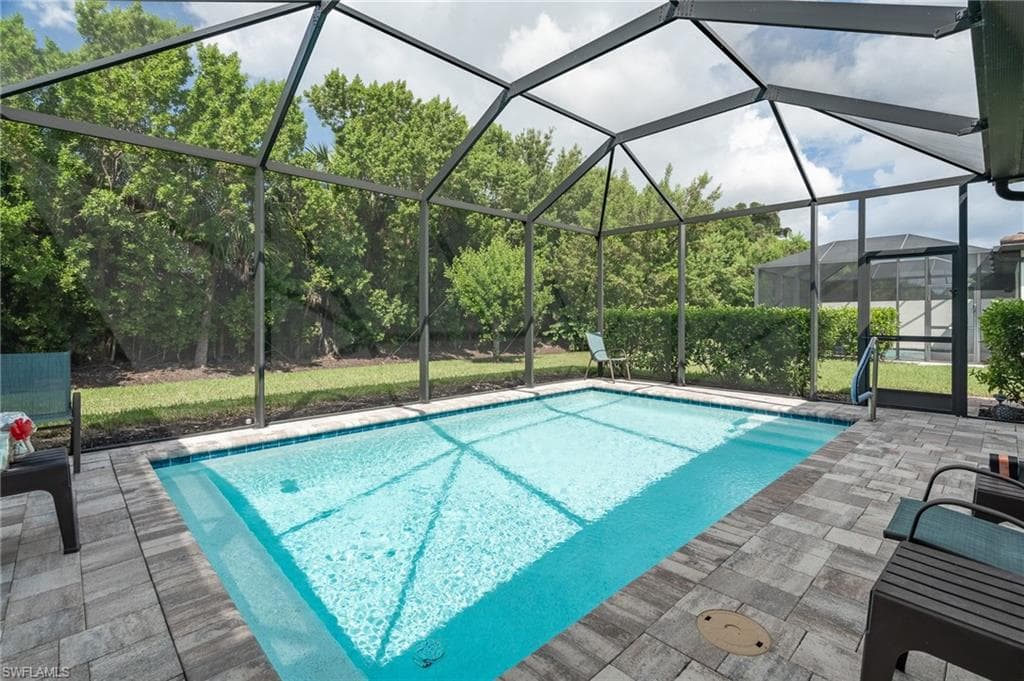 1127 Town And River Dr, Fort Myers, photo 2