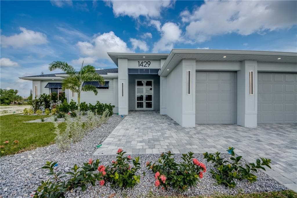 1429 2nd St, Cape Coral, photo 2
