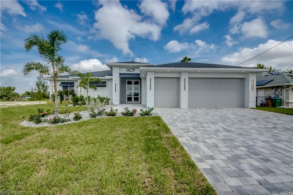 1429 2nd St, Cape Coral
