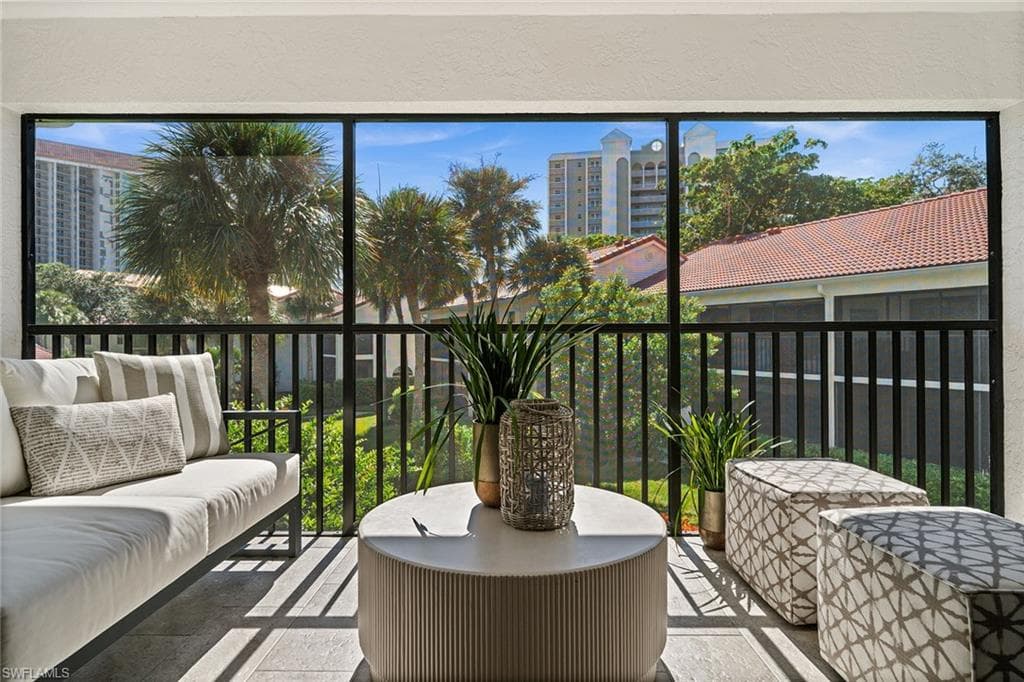 557 Serendipity Dr #557, Naples